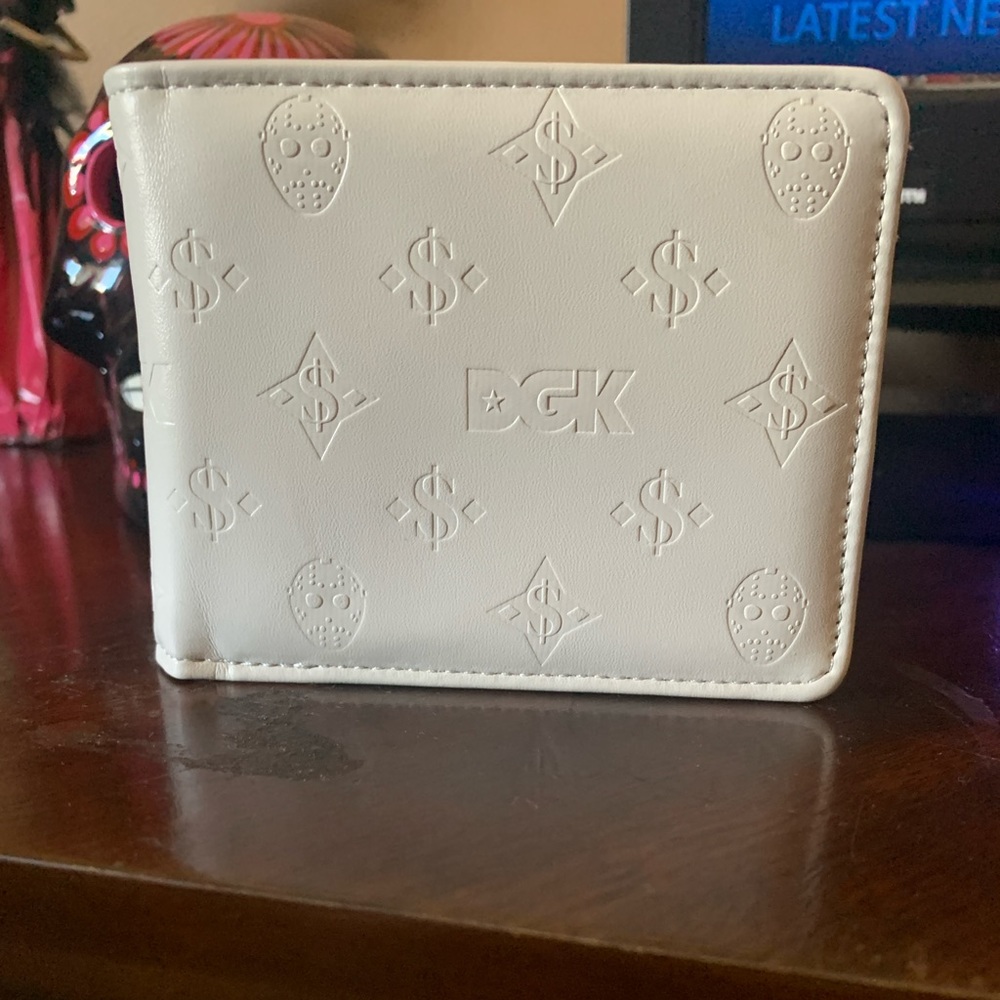 Men’s/Boys wallet New with no tag.